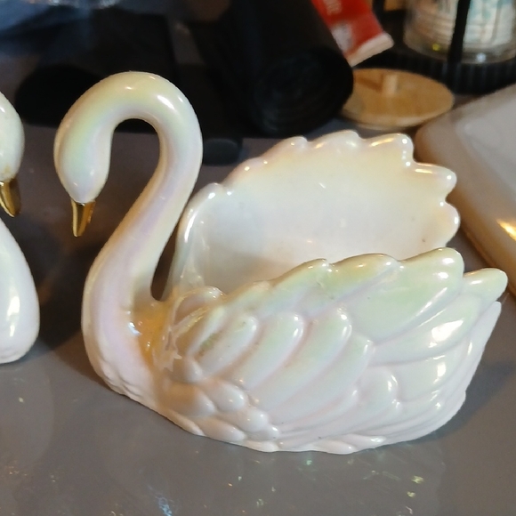 1 Left Bath & Body Works Soap Holder Gorgeous Elegant White Swan Figurine - Picture 2 of 4
